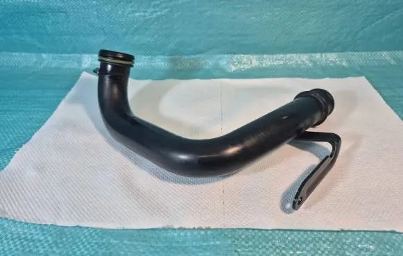 Audi A6 S6 C6 4F Engine coolant pipe/hose 059121071AN