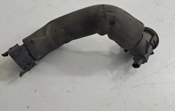 BMW 3 F30 F35 F31 Breather hose/pipe 7588417