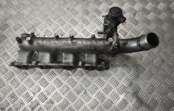 Nissan X-Trail T30 Intake manifold NL0789