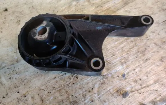 Chevrolet Orlando Gearbox mount 13248607