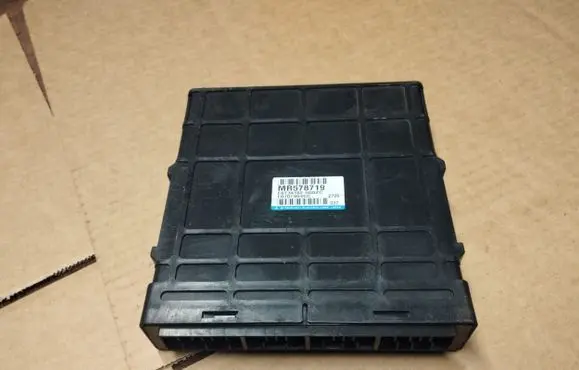 Chrysler Sebring (ST-22 - JR) Engine control unit/module MR578719
