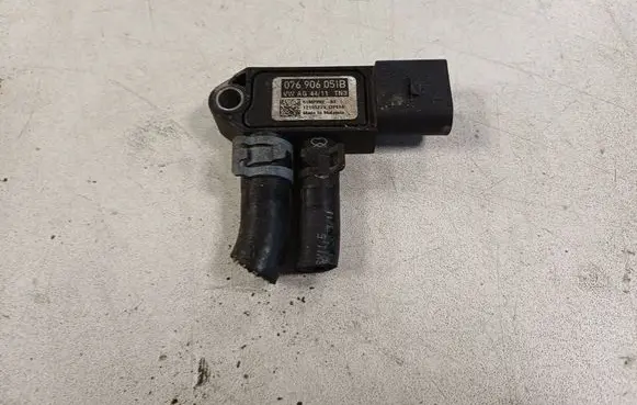 Volkswagen Golf VI Exhaust gas pressure sensor 076906051B