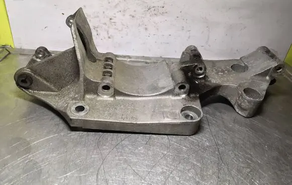 Volkswagen Golf IV Engine mounting bracket 06A903143F