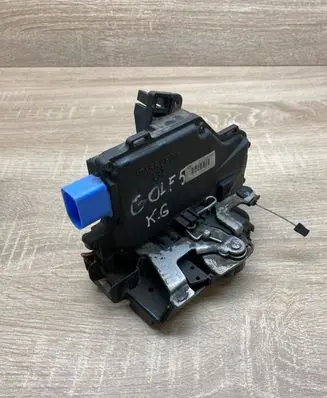 Volkswagen Golf V Rear door lock 7L0839015