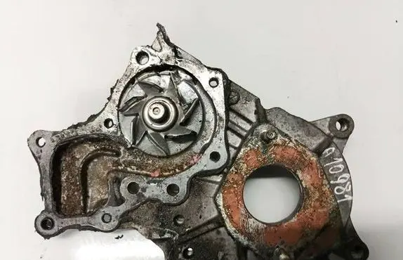Toyota Corolla Verso AR10 Water pump 