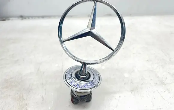 Mercedes-Benz E W211 Manufacturer badge logo/emblem