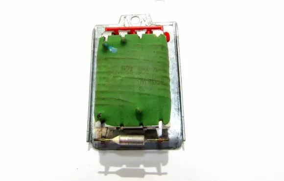 Volkswagen PASSAT B5.5 Heater blower fan relay 8D0959266