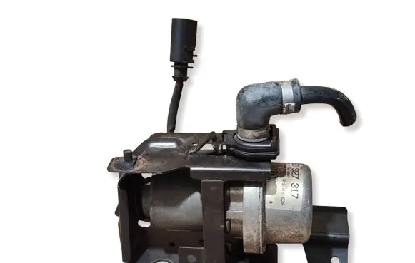 Volkswagen Touareg I Vacuum pump 8E0927317 1610021409