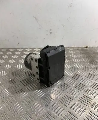 Volkswagen Golf IV ABS Pump 1J0907379P 1J0614117D