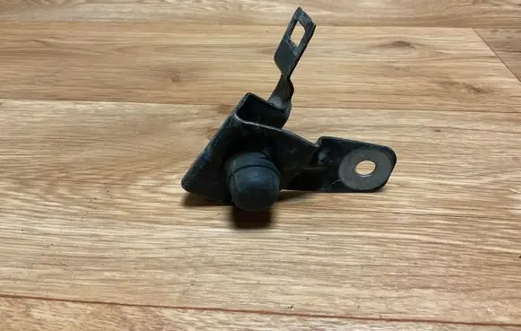 Opel Insignia A Radiator support slam panel bracket 13248767