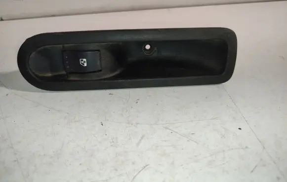 Renault Kangoo I Electric window control switch 156013870 21980