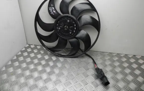 BMW 5 G30 G31 Radiator cooling fan shroud 8686164 VD17033
