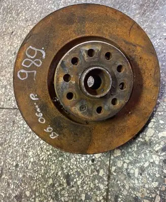 Volkswagen PASSAT B6 Front wheel hub
