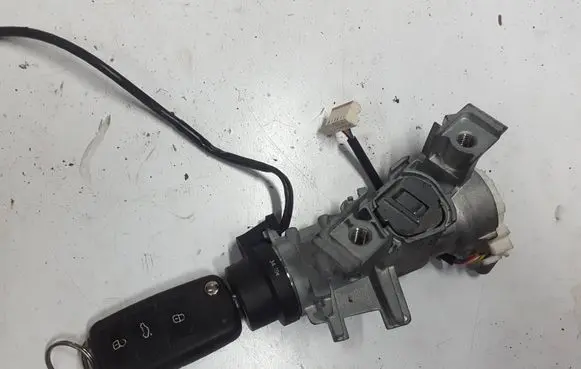 Volkswagen Tiguan Ignition lock 1K0905851BXAUTOP 1K0905851B 5K0906865
