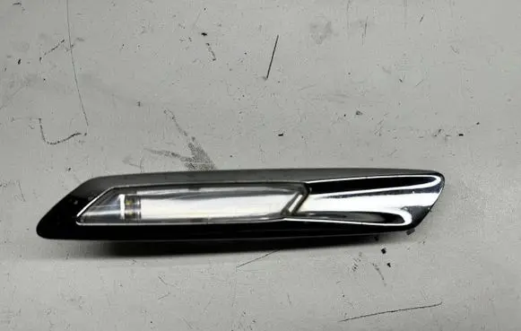 BMW 5 F10 F11 Front fender indicator light 7154168 01038702 7154170