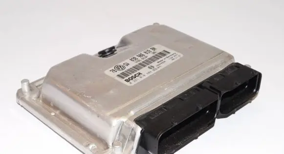 Volkswagen PASSAT B5.5 Engine control unit/module 038906019bn 0281010404