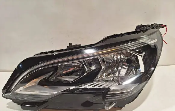 Peugeot 3008 II Headlight/headlamp