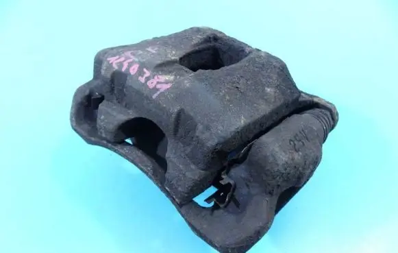 Toyota Corolla Verso E121 Front brake caliper IMPRK1240381