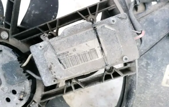 Volvo S60 Coolant fan relay 1137328081