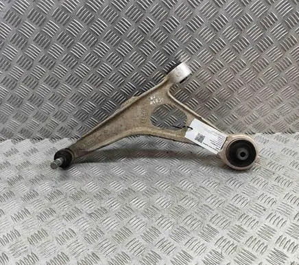 Nissan Qashqai J12 Front lower control arm/wishbone 545016UA0A