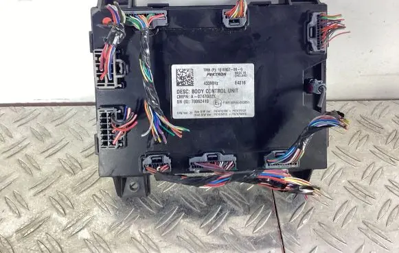 Tesla Model S Comfort/convenience module 101090700G