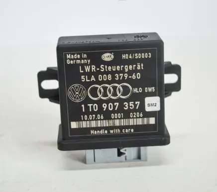 Volkswagen Golf V Light module LCM 1T0907357