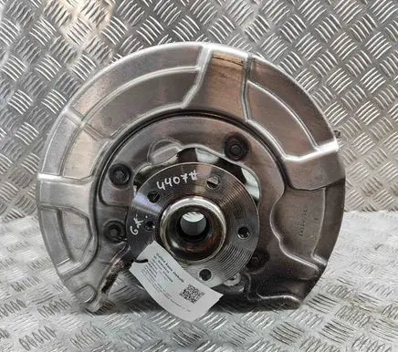 BMW X7 G07 Rear wheel hub 6880473 6876653