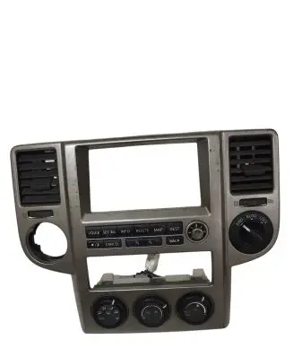 Nissan X-Trail T30 Dash center air vent grill 68260EQ000