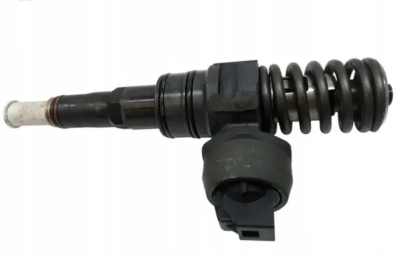 Volkswagen Golf V Fuel injector 038130073AG