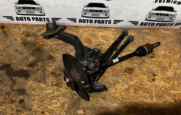 BMW X1 F48 F49 Stub axle 681580