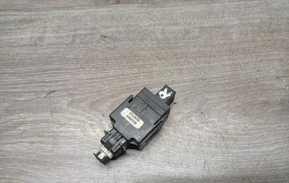 Volvo S80 Brake pedal sensor switch 8622064