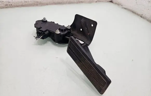 Chrysler Grand Voyager IV Accelerator throttle pedal P04861650AB