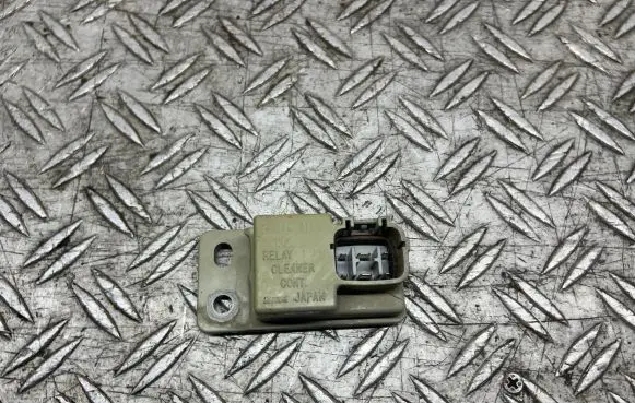 Mazda 6 Light washer relay 3301041654