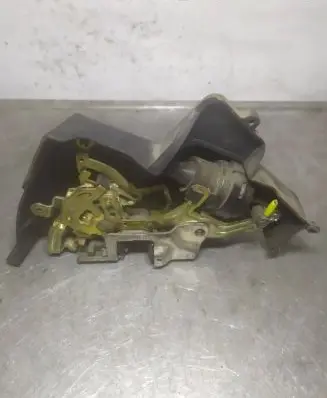 Mercedes-Benz C W202 Rear door lock 2027300535