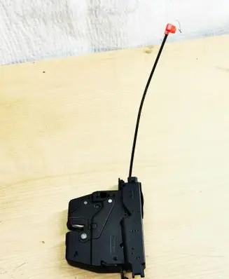 Loading door lock