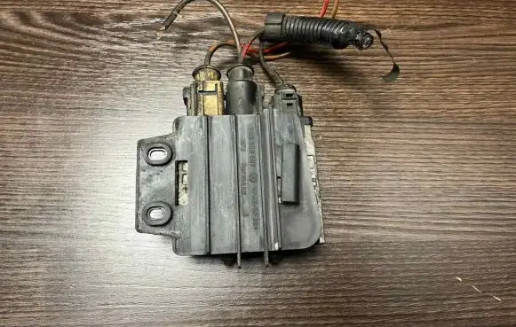 Volkswagen Transporter - Caravelle T5 Coolant fan relay 7H0959507