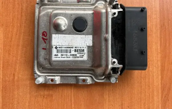 Hyundai i10 Engine control unit/module 3911003830 9001140683KF