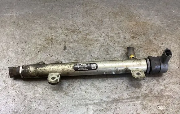 Opel Zafira B Fuel main line pipe 55200266 022931L2 0445214056