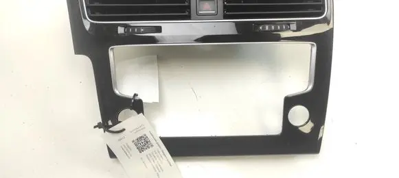 Volkswagen Golf VII Quarter panel pressure vent 5G1815736 5G1819743