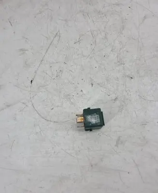 BMW 5 E34 Other relay S1EMENS 8350566 V23134K52X166