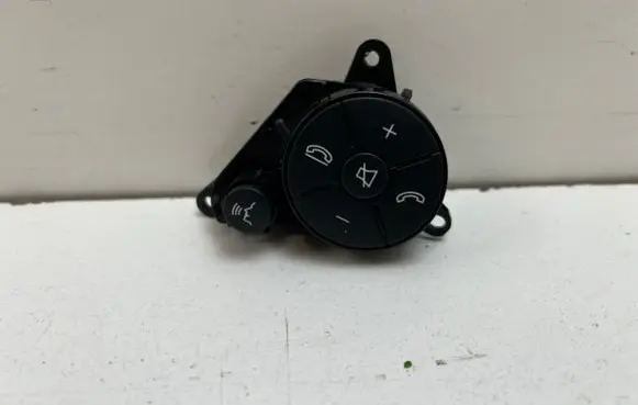 Mercedes-Benz E AMG W212 Steering wheel buttons/switches 2048210051
