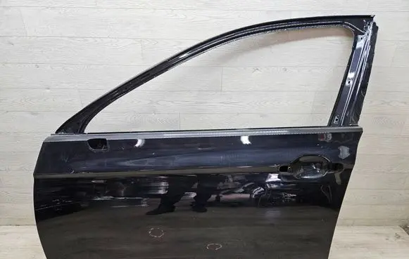 Volkswagen PASSAT B8 Front door 3G0831311K