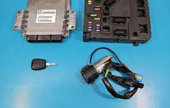 Peugeot 206 Engine control unit/module ECU IAW48P276 IMPRK1570257