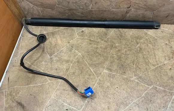 Mercedes-Benz GL X166 Tailgate/trunk strut/damper A1668900530