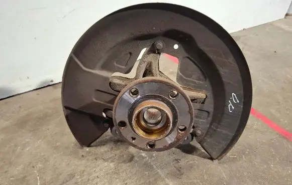 Volvo V60 Front wheel hub 6G913K170