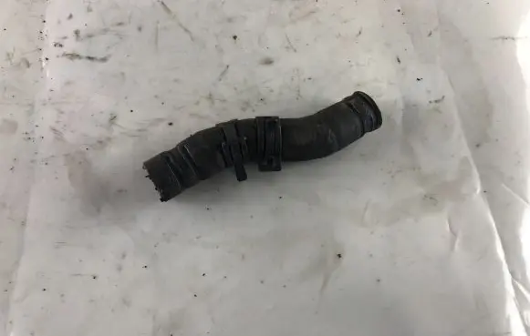 Chrysler Grand Voyager V Engine coolant pipe/hose