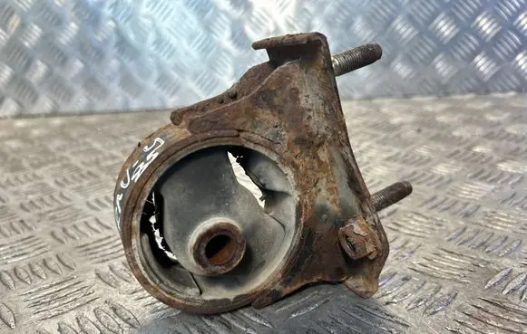 Engine mount bracket