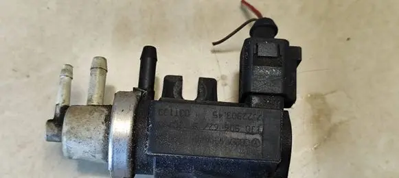 Audi A4 S4 B6 8E 8H Turbo solenoid valve 1J0906627B 72290345