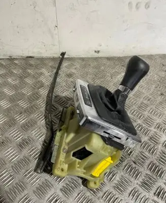 Mercedes-Benz E W212 Gear shifter/selector A2042676324 A2122670588