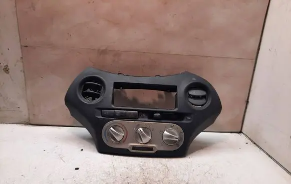 Toyota Yaris Climate control unit 758649